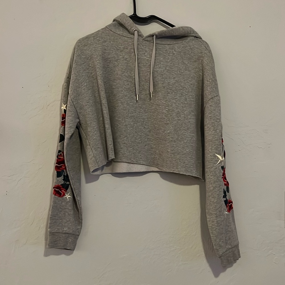 Women’s size medium DIVIDED embroidered cropped sweatshirt
